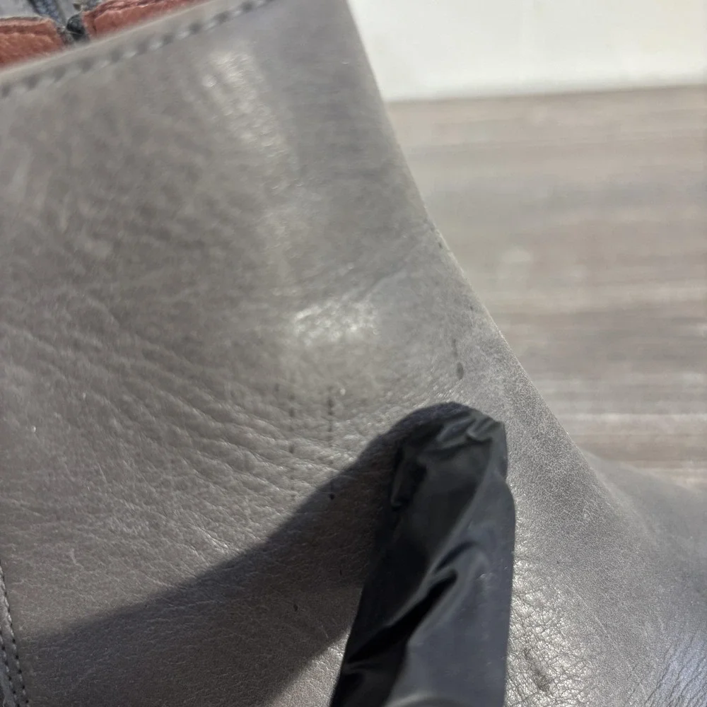 Dansko Booties Womens Size 38 Gray Leather Waterproof Ankle Zip Block Heel